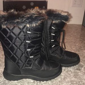 Snow Tek waterproof winter boots BRAND NEW Size 10